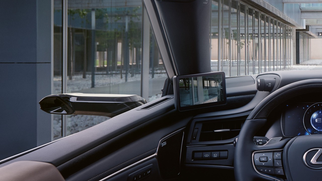 The digital side-view monitor Lexus ES